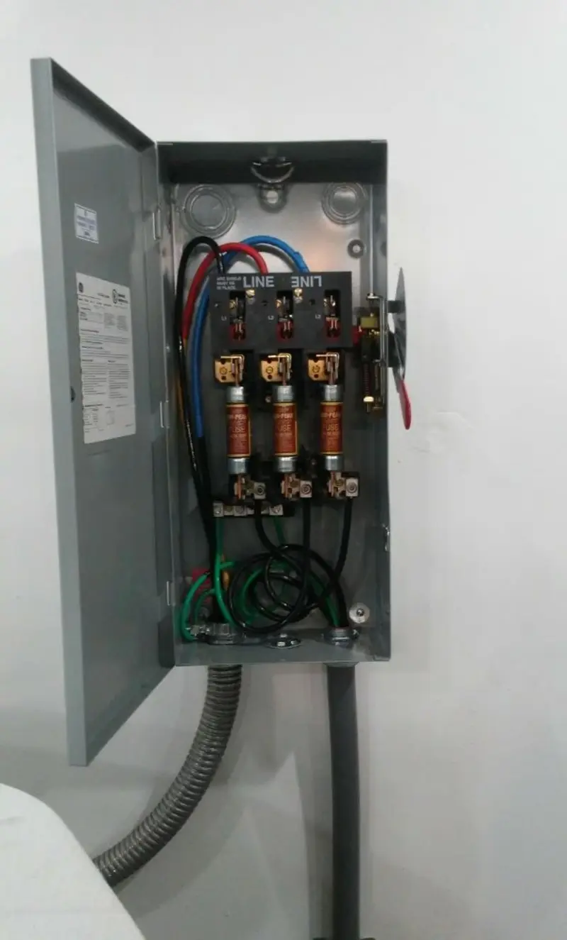 Three-phase disconnect switch installed for Smoke Detector Installation in Locust